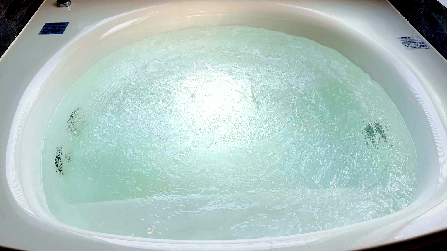 ジェットバスの水流ディテール